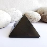   Sungit piramis tr tiszttshoz, 5x5 cm (eredetisget igazol certifikttal) POLROZOTT